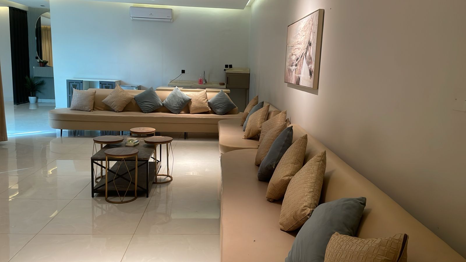 غرفة داخلية